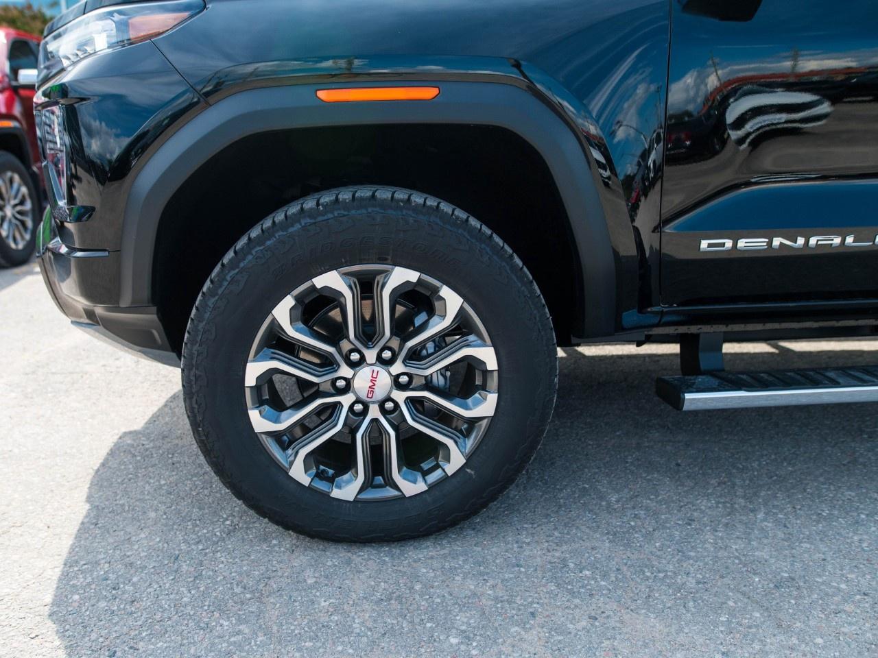2026 GMC Canyon Crew Cab Short Box 4-Wheel Drive Denali Photo
