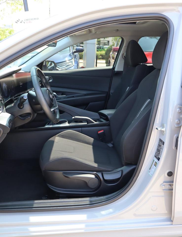 2024 Hyundai Elantra Preferred w/Tech Pkg 4dr Sedan Photo