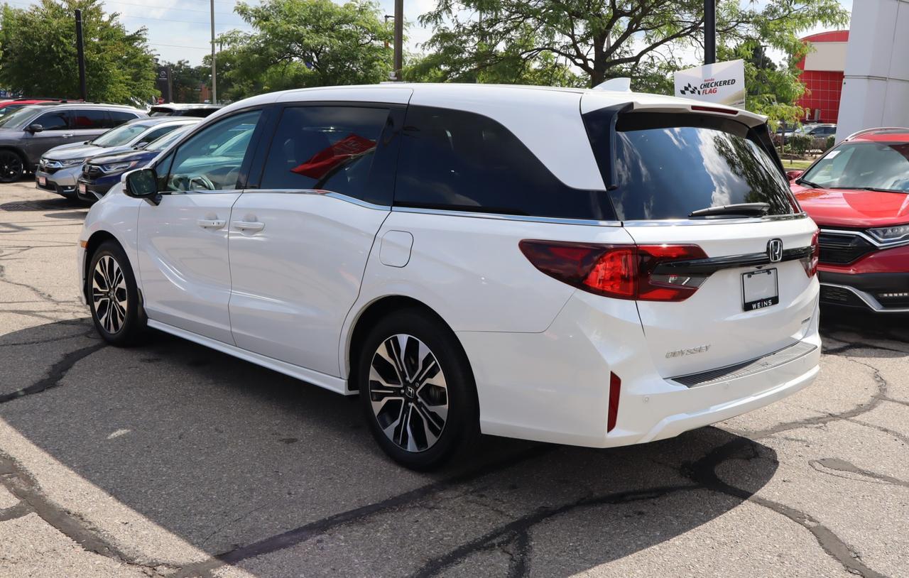 2025 Honda Odyssey Touring Passenger Van Photo2