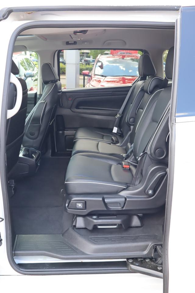2025 Honda Odyssey Touring Passenger Van Photo