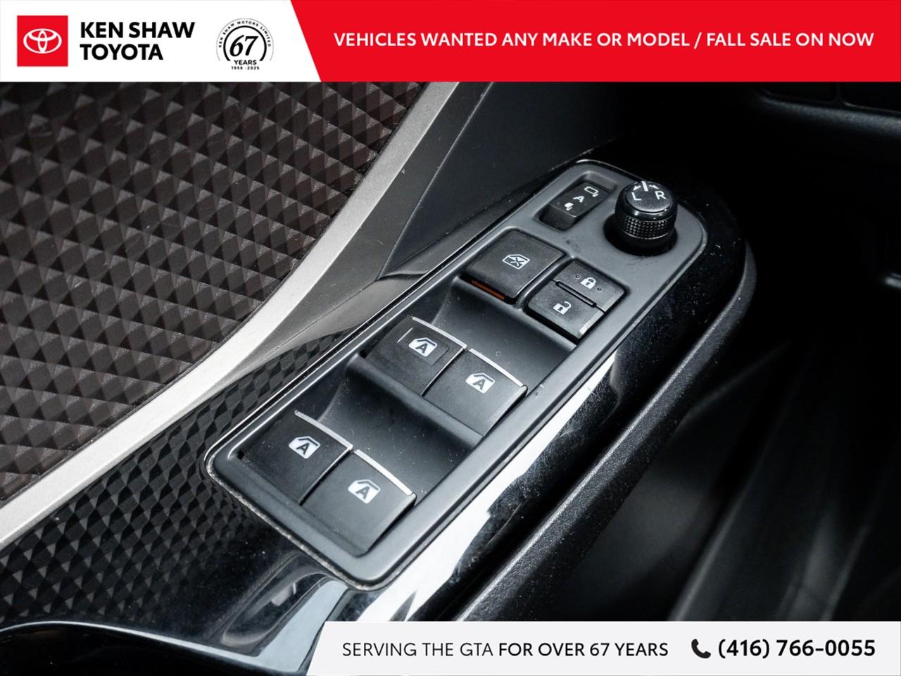 2019 Toyota C-HR Base 4dr Front-Wheel Drive Sport Utility Photo
