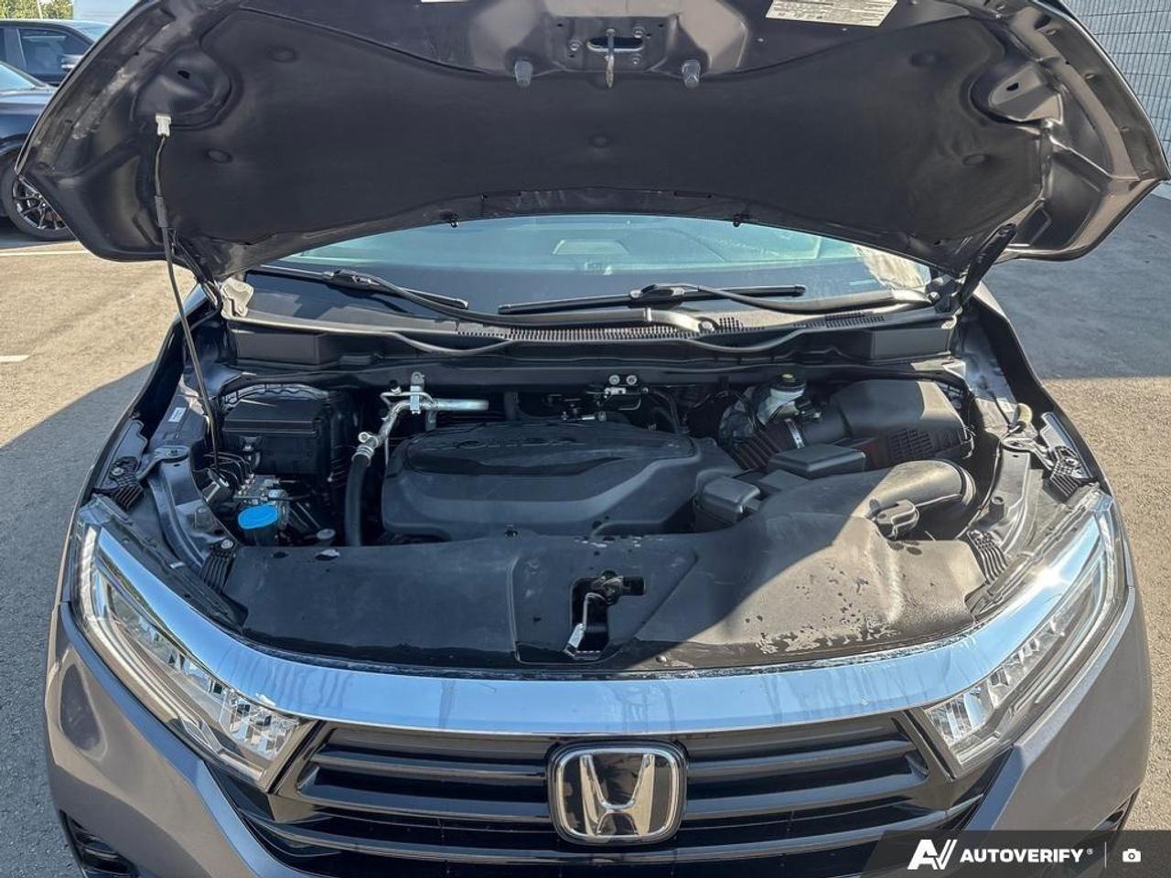 2021 Honda Odyssey Touring Passenger Van Photo