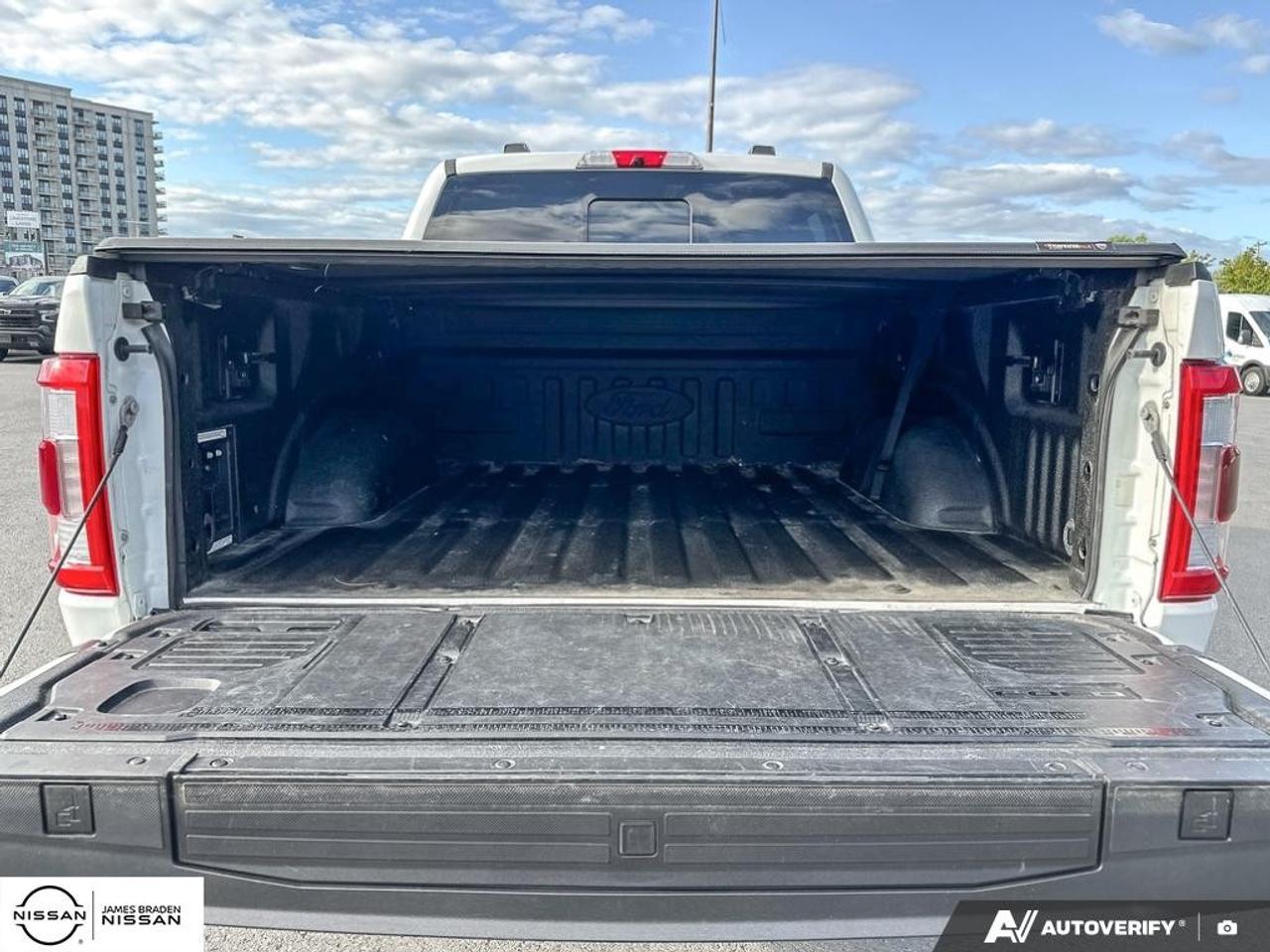 2022 Ford F-150 Platinum 4WD SuperCrew 5.5' Box Photo