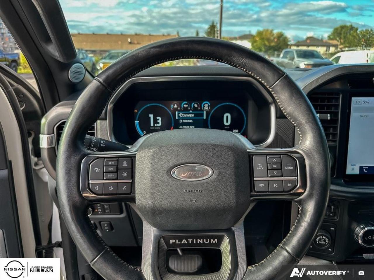 2022 Ford F-150 Platinum 4WD SuperCrew 5.5' Box Photo