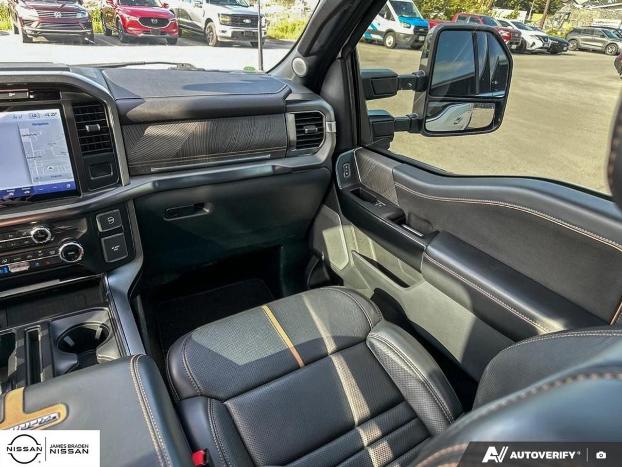 2022 Ford F-150 Platinum 4WD SuperCrew 5.5' Box Photo