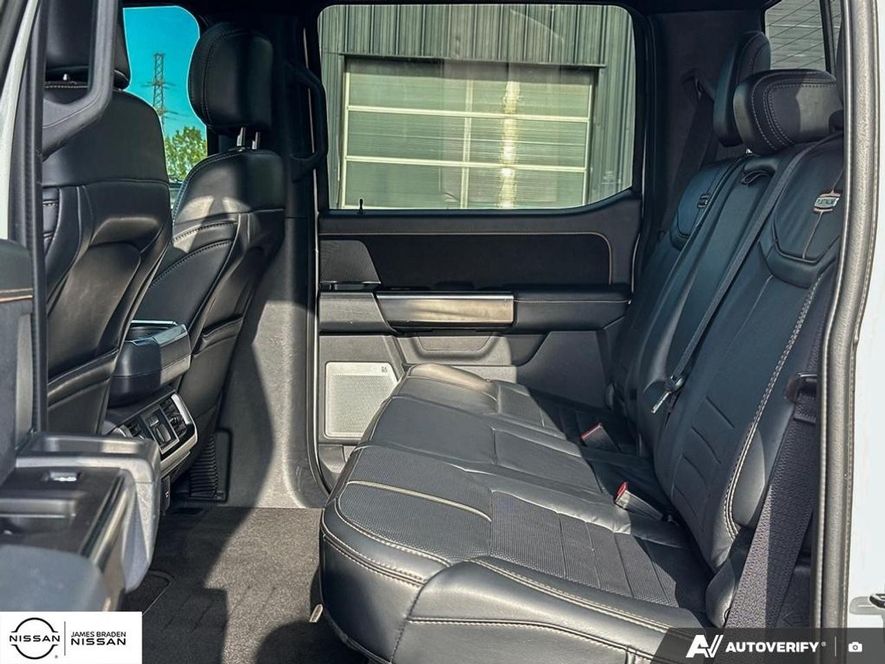 2022 Ford F-150 Platinum 4WD SuperCrew 5.5' Box Photo