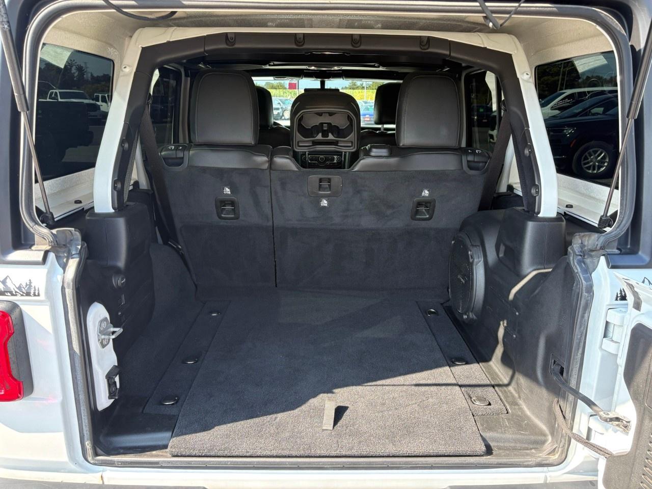2020 Jeep WRANGLER UNLIMITED Sahara 4x4 Photo