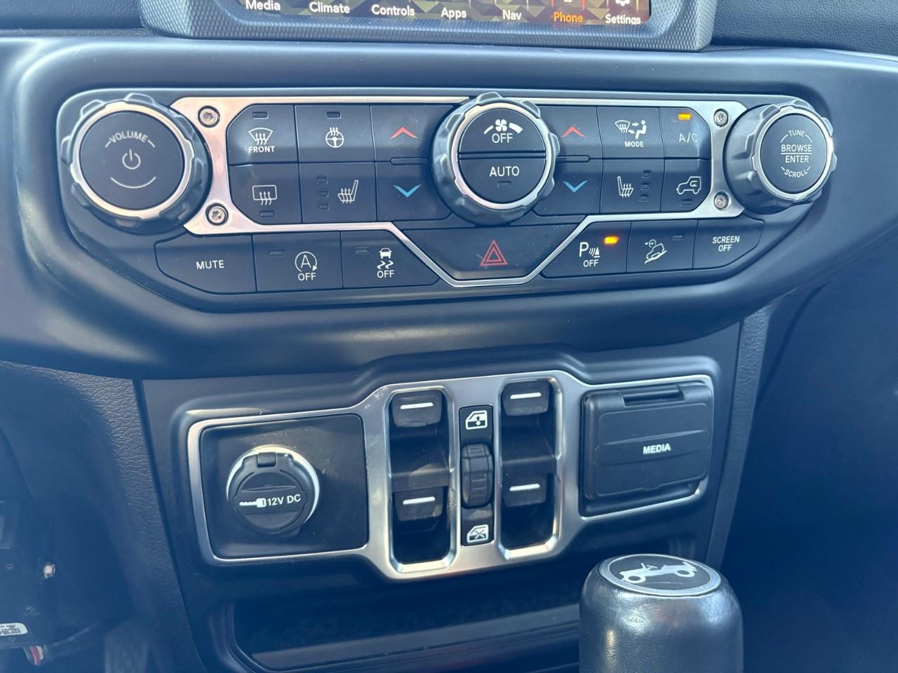 2020 Jeep WRANGLER UNLIMITED Sahara 4x4 Photo