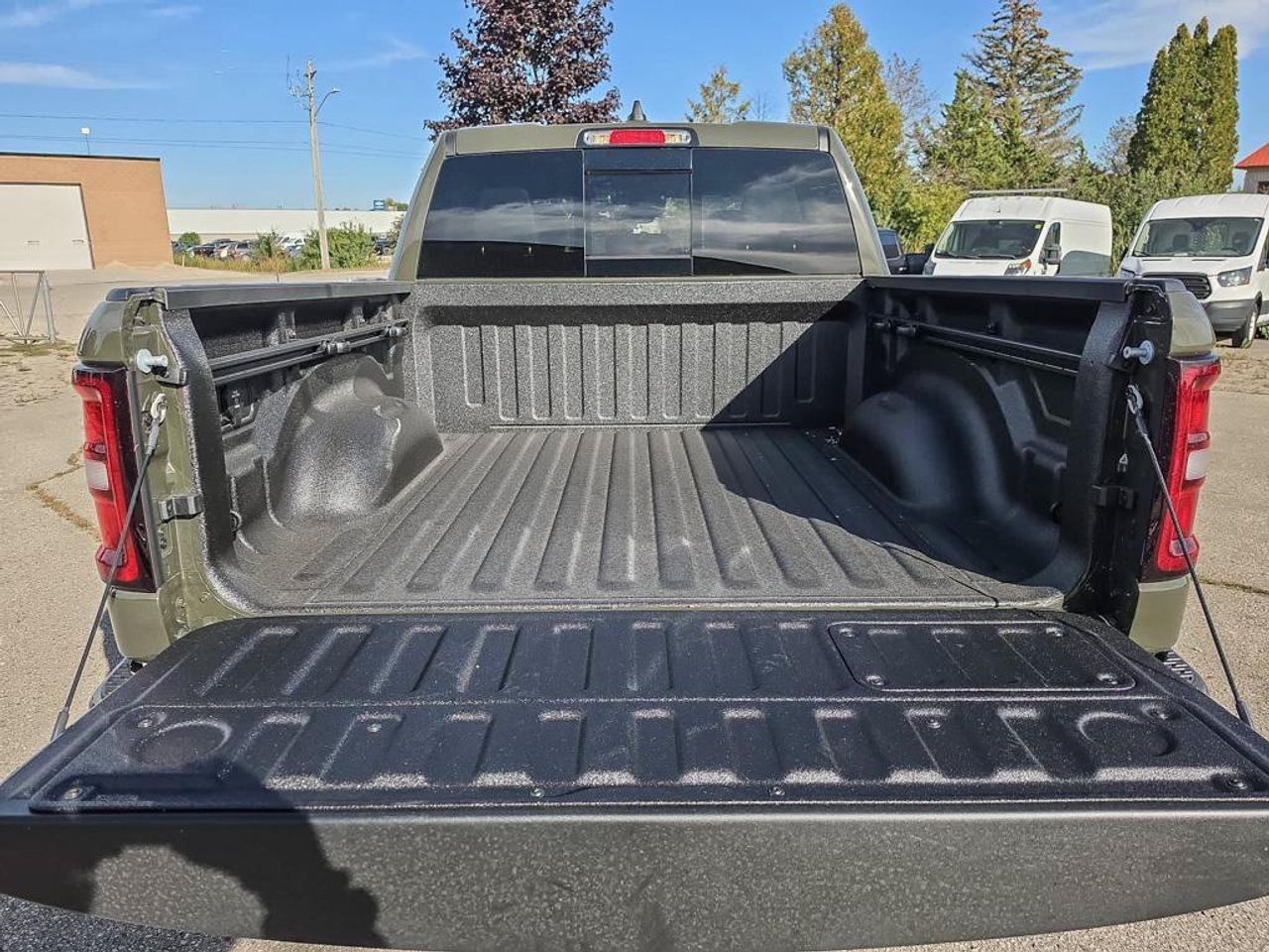 2027 RAM 1500 Sport LEVEL 1|5.7L HEMI| SIDE STEPS|PANO SUNROOF| Photo