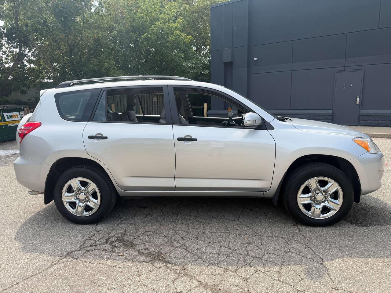 2009 Toyota RAV4 !!!SOLD  !!!! YES ONLY 64366 KMS !!  CAR FAX CLEAN Photo