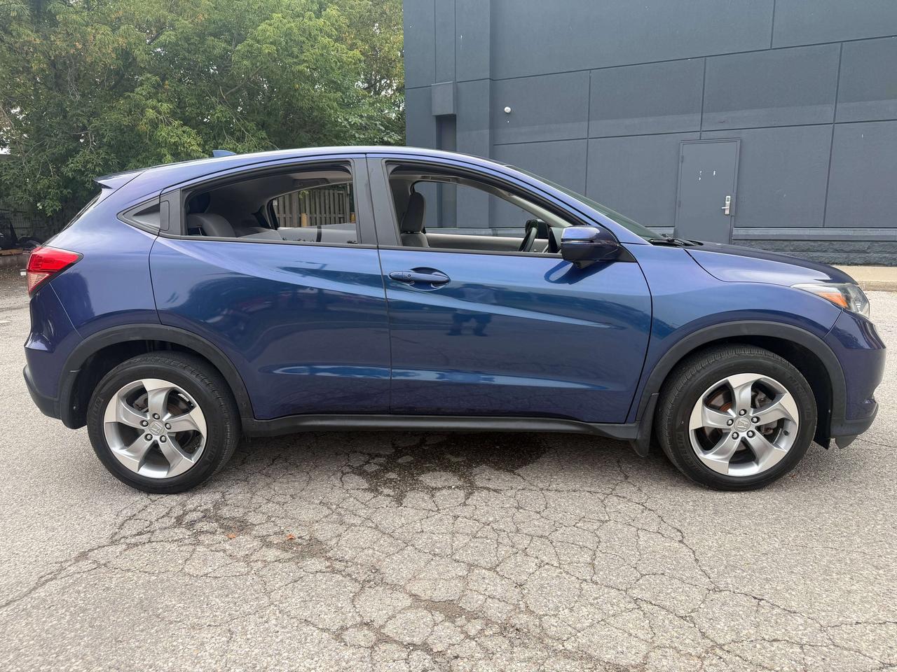 2017 Honda HR-V EX !! ONE OWNER !! 91460 KMS !!CAR FAX CLEAN Photo