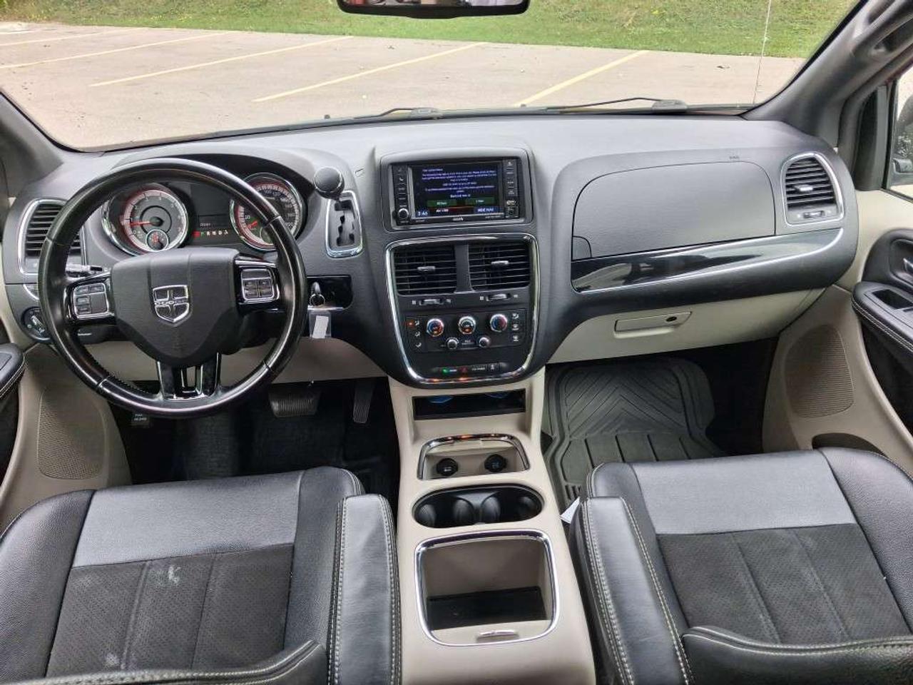 2019 Dodge Grand Caravan SXT Premium Plus 2WD Photo