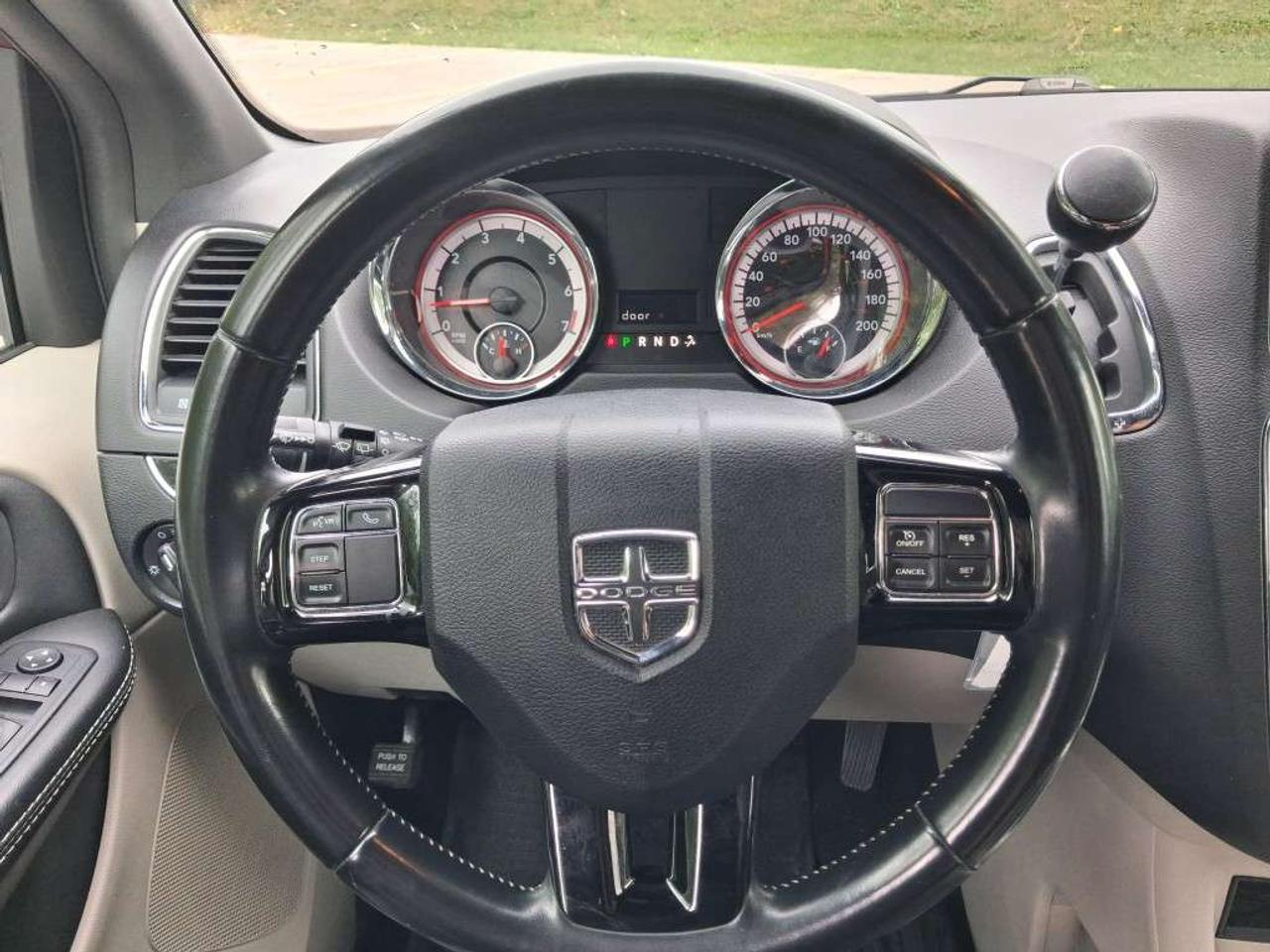 2019 Dodge Grand Caravan SXT Premium Plus 2WD Photo