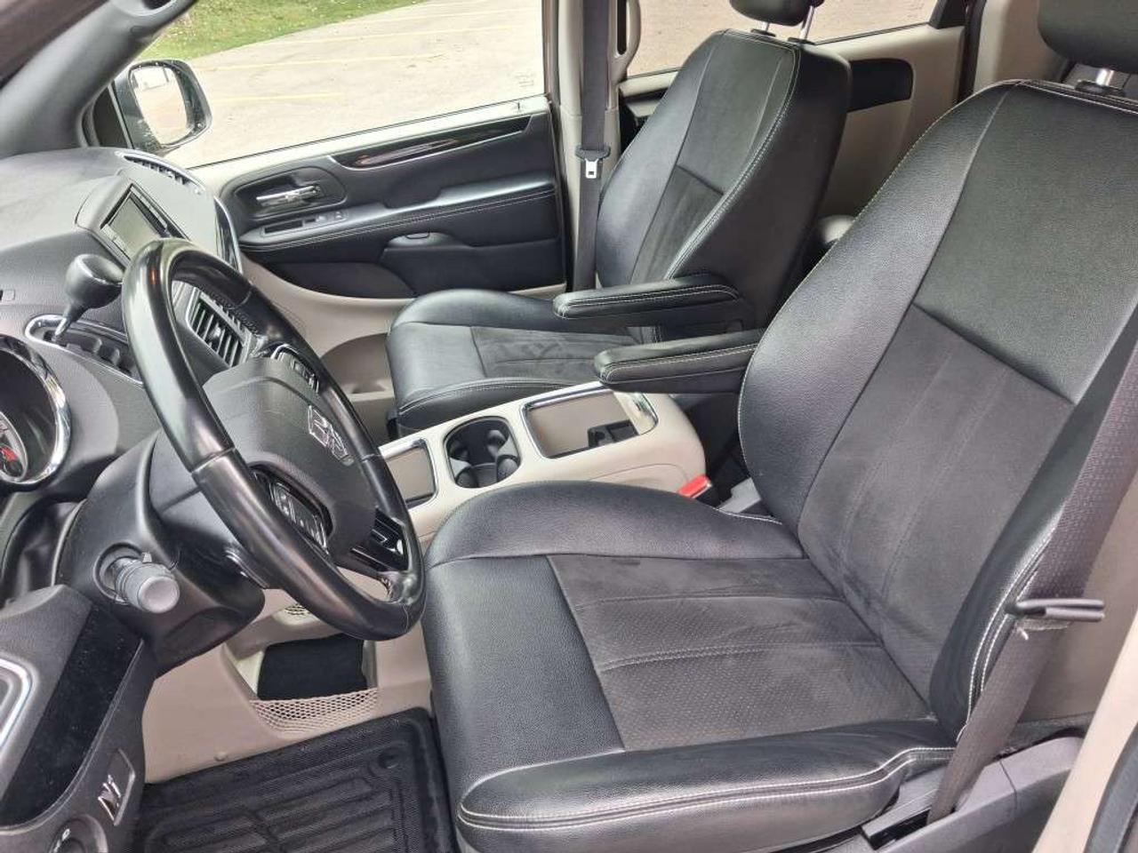 2019 Dodge Grand Caravan SXT Premium Plus 2WD Photo