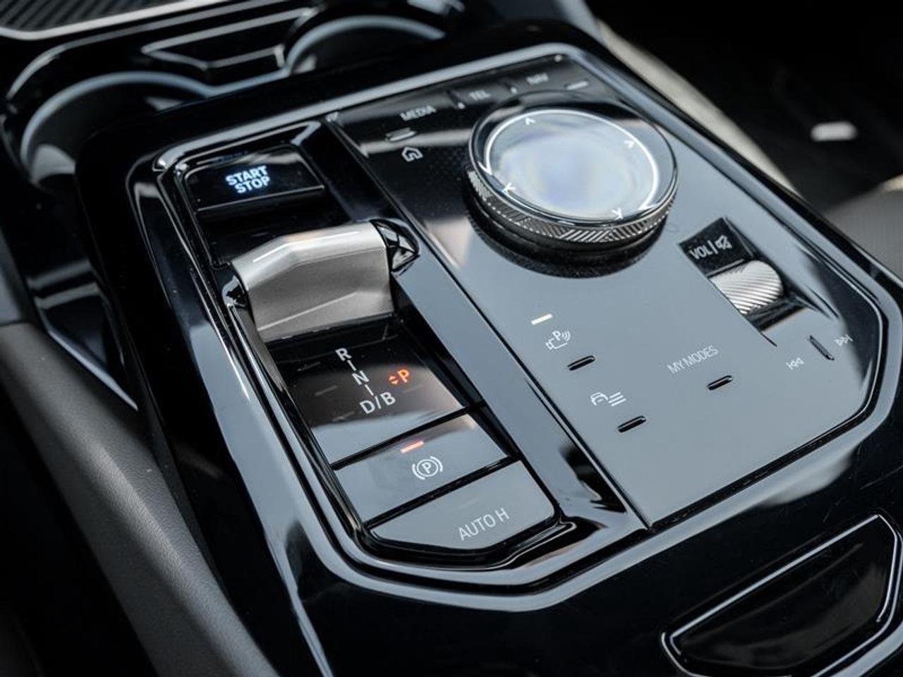 2024 BMW i5 M60 xDrive 4dr All-Wheel Drive Sedan Photo