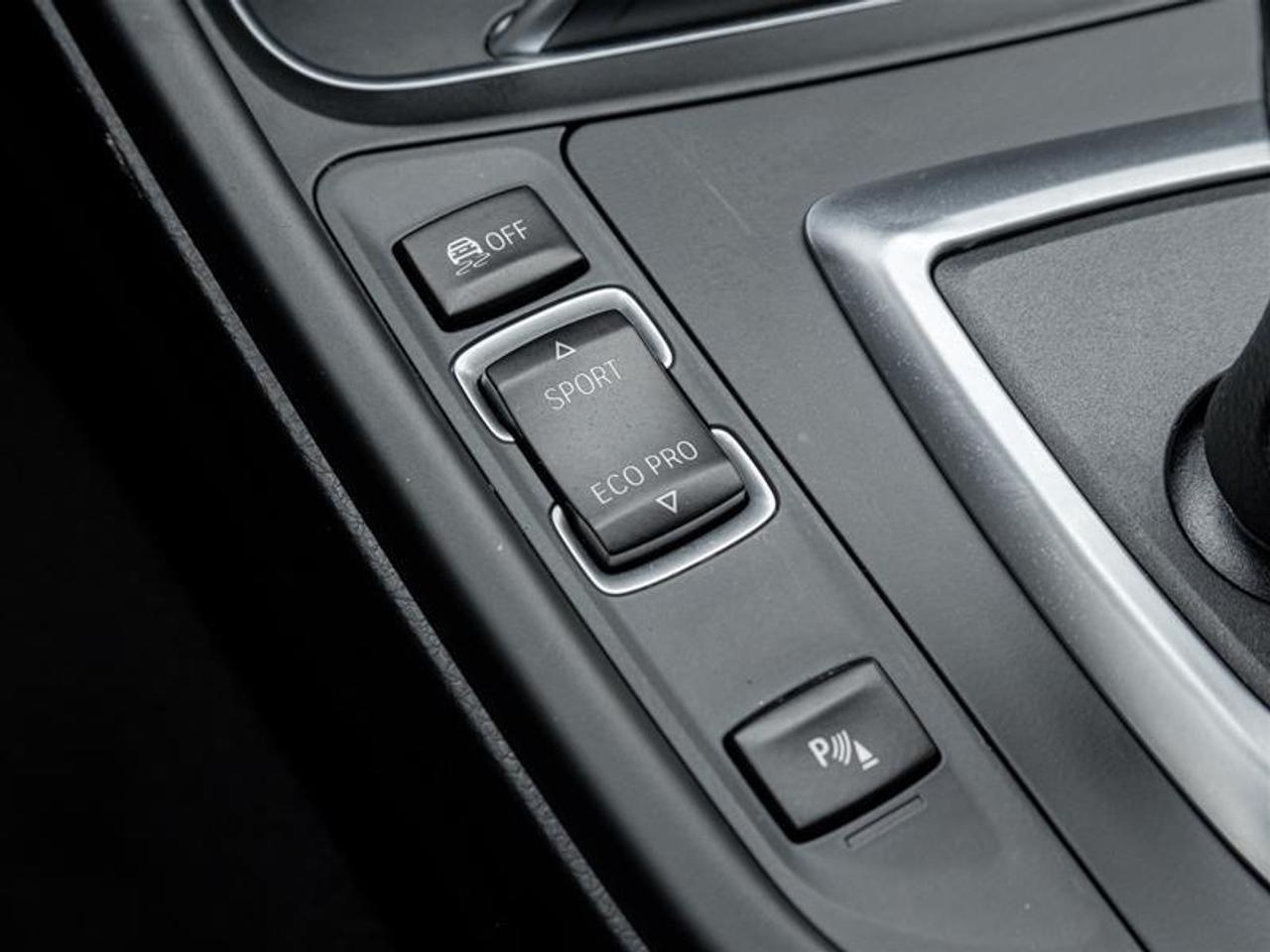 2016 BMW 320 i xDrive 4dr All-wheel Drive Sedan Photo