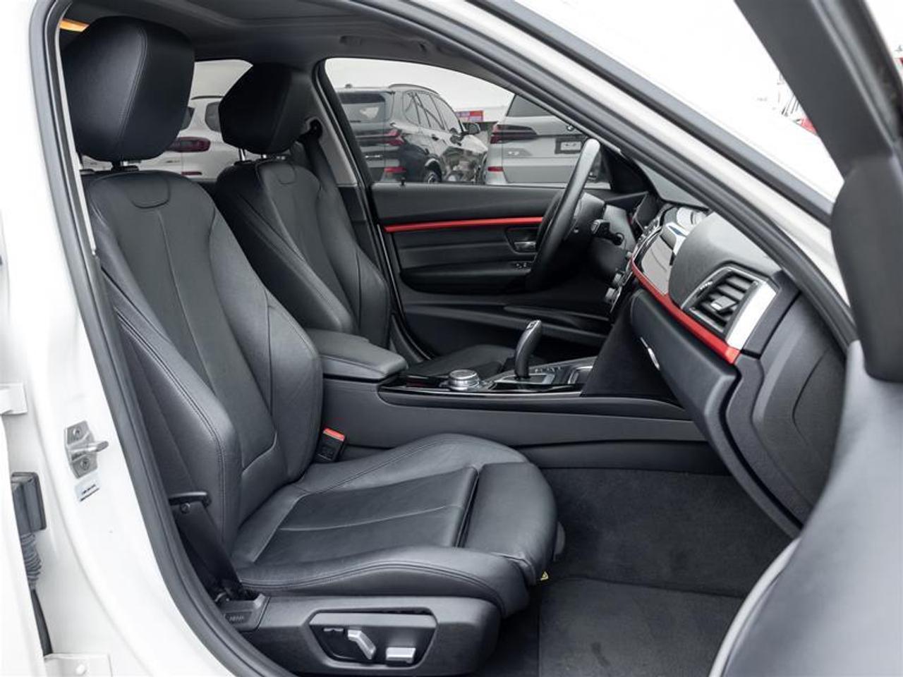 2016 BMW 320 i xDrive 4dr All-wheel Drive Sedan Photo