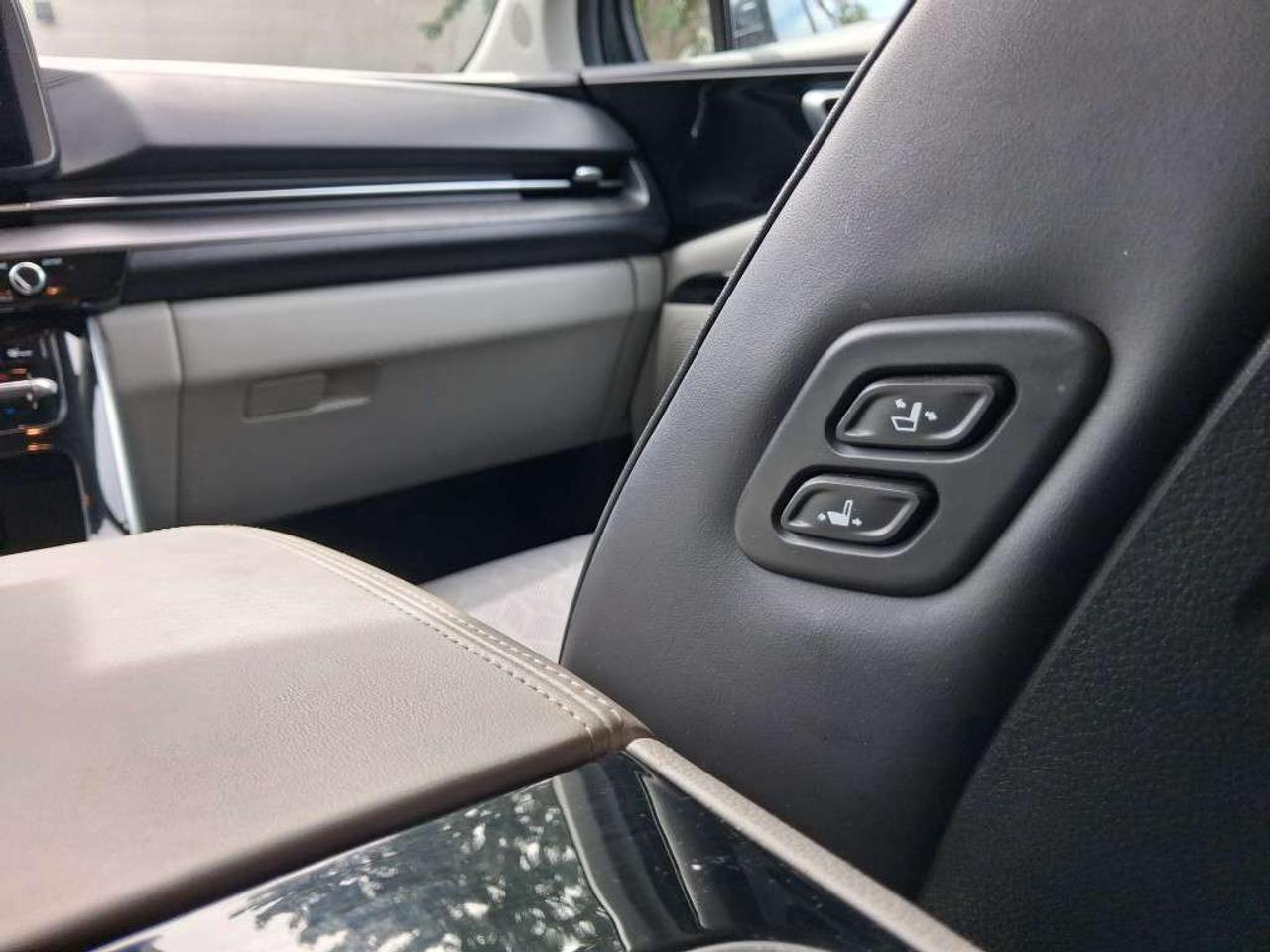 2023 Kia Carnival EX+ FWD Photo