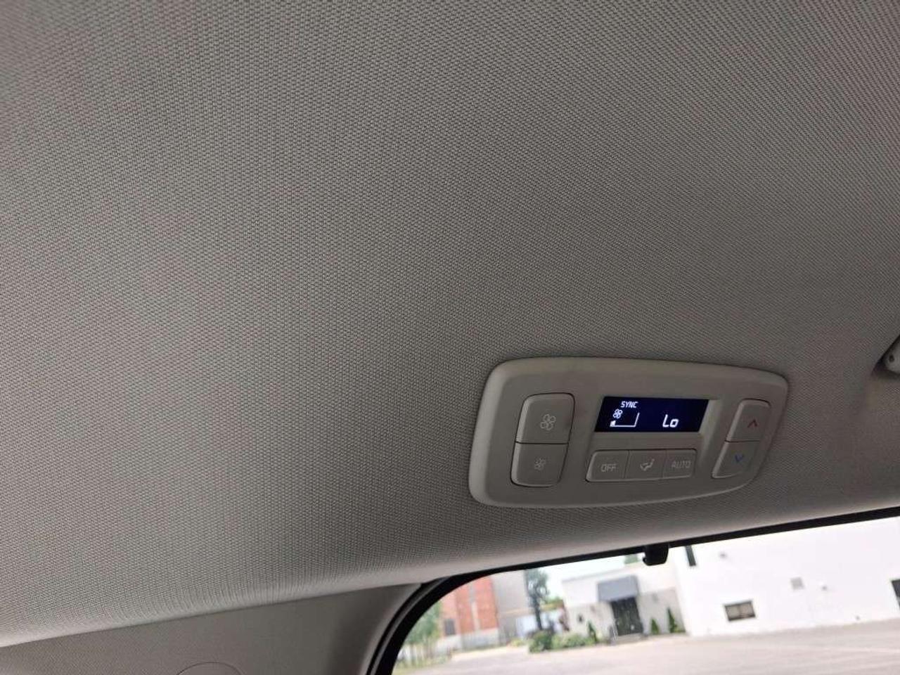 2023 Kia Carnival EX+ FWD Photo
