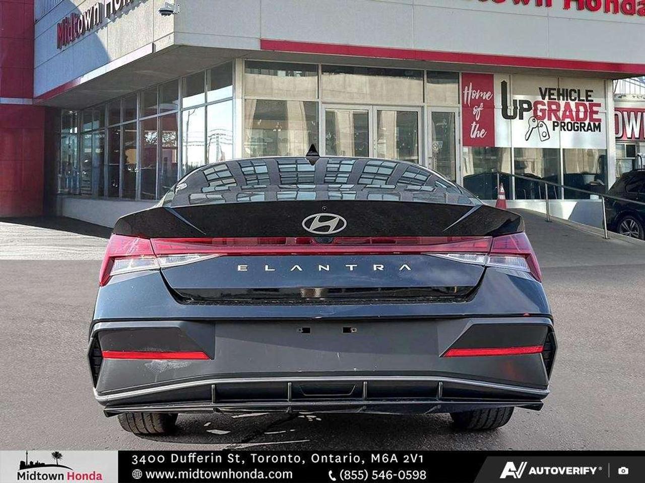 2024 Hyundai Elantra Luxury IVT Photo