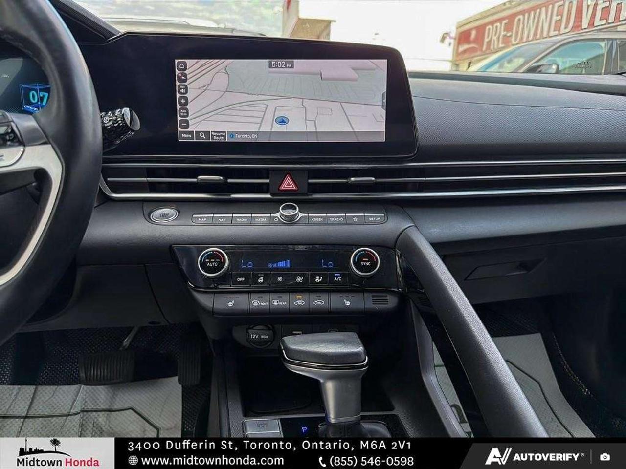 2024 Hyundai Elantra Luxury IVT Photo