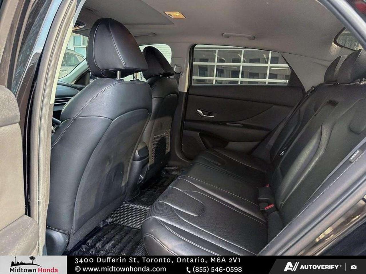 2024 Hyundai Elantra Luxury IVT Photo