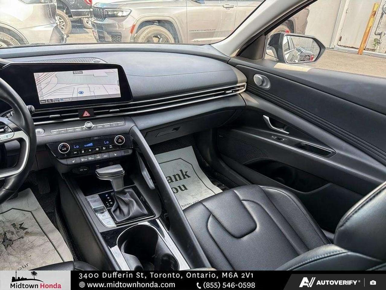 2024 Hyundai Elantra Luxury IVT Photo