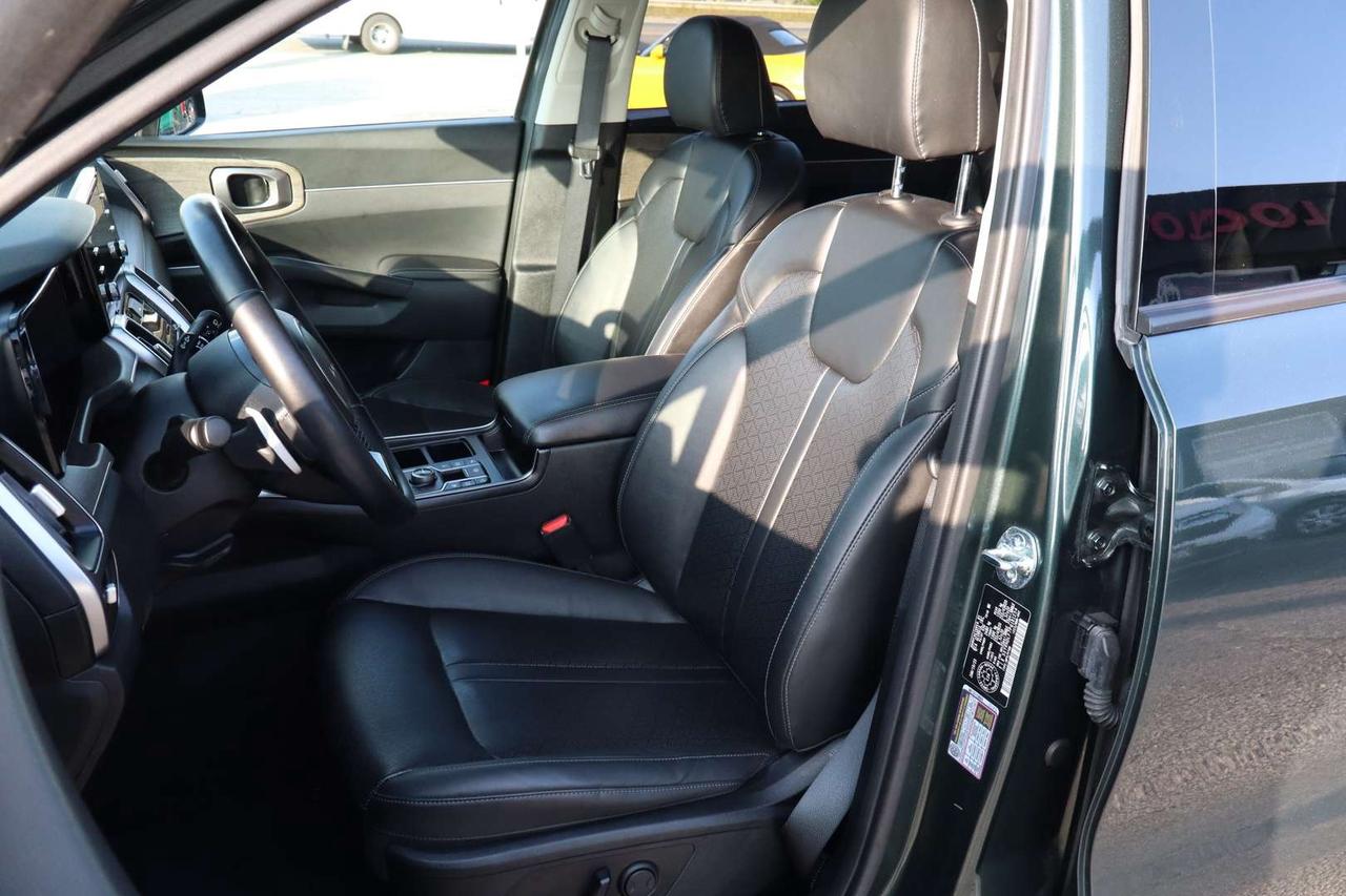 2023 Kia Sorento EX AWD   No Accident   6 Passenger Captain Chairs   Leather   Clean Carfax Photo