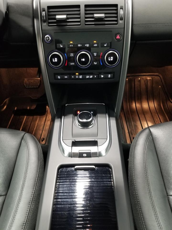 2019 Land Rover Discovery Sport HSE 4dr All-Wheel Drive Photo