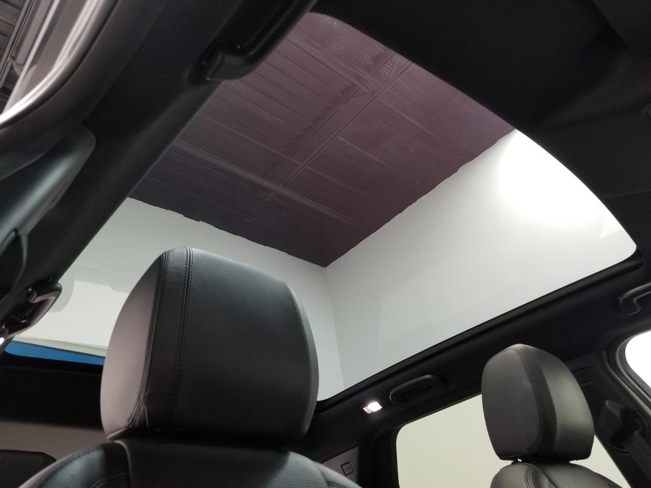 2019 Land Rover Discovery Sport HSE 4dr All-Wheel Drive Photo