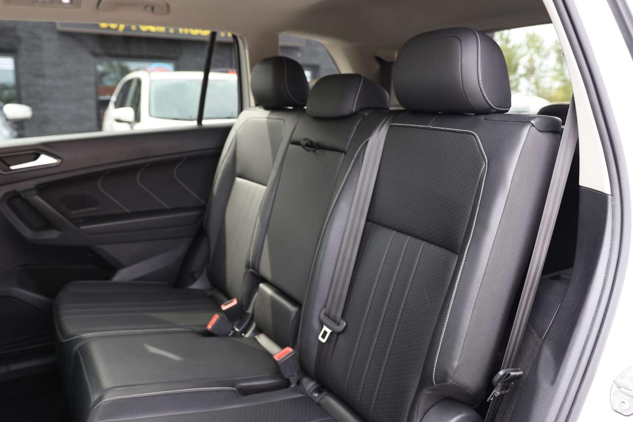 2022 Volkswagen Tiguan COMFORTLINE-4MOTION-7PASS-R STARTER/ADAPTCRUISE/BCAM/BLIS/FCW/LEATHER/H SEATS&STEERING/KEYLESS/CARPLAY/PANOROOF Photo