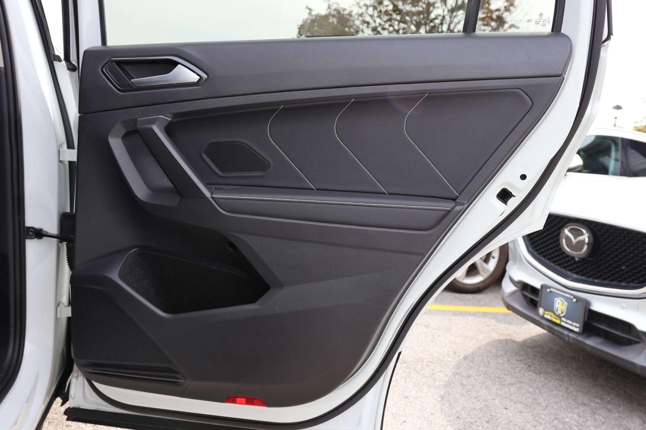 2022 Volkswagen Tiguan COMFORTLINE-4MOTION-7PASS-R STARTER/ADAPTCRUISE/BCAM/BLIS/FCW/LEATHER/H SEATS&STEERING/KEYLESS/CARPLAY/PANOROOF Photo