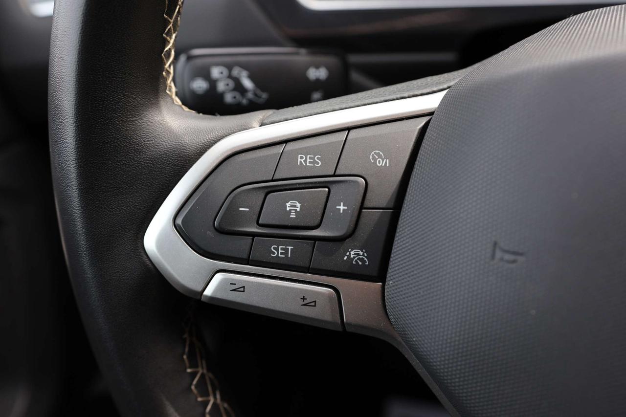 2022 Volkswagen Tiguan COMFORTLINE-4MOTION-7PASS-R STARTER/ADAPTCRUISE/BCAM/BLIS/FCW/LEATHER/H SEATS&STEERING/KEYLESS/CARPLAY/PANOROOF Photo
