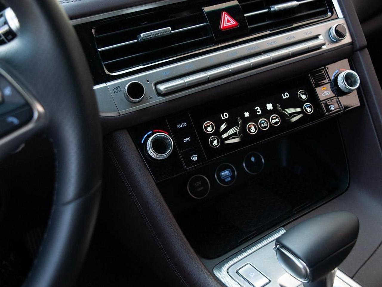 2025 Genesis G70  Photo
