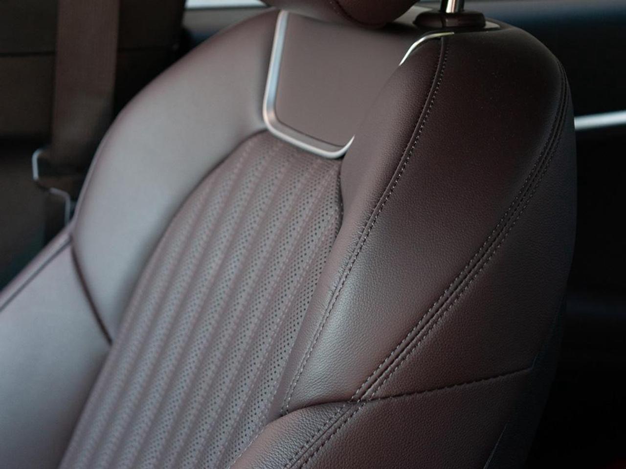 2025 Genesis G70  Photo