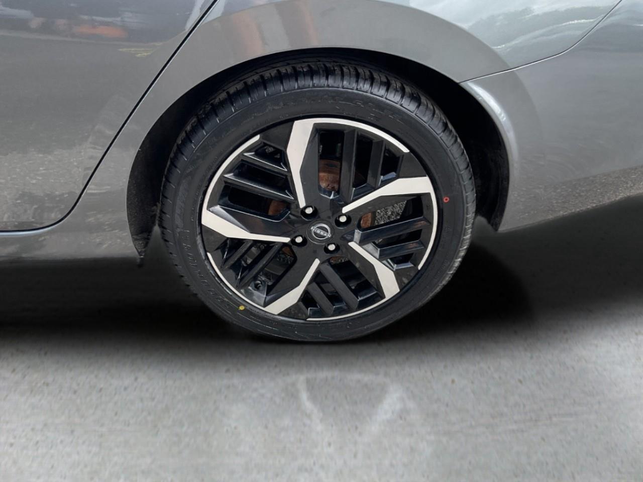 2024 Nissan Versa SR 4DR SEDAN Photo