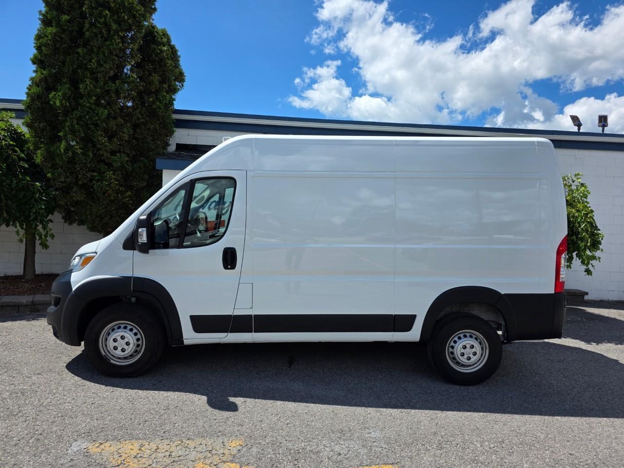 2025 RAM ProMaster 2500 High Roof Cargo Van 136 in. WB Photo4
