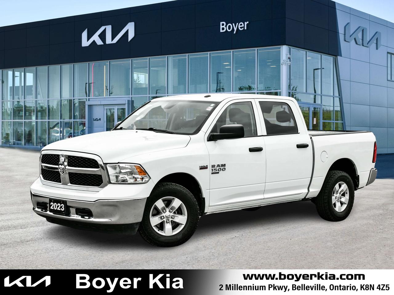 2023 RAM 1500 SLT 4x4 Crew Cab 5'7 Box Photo5