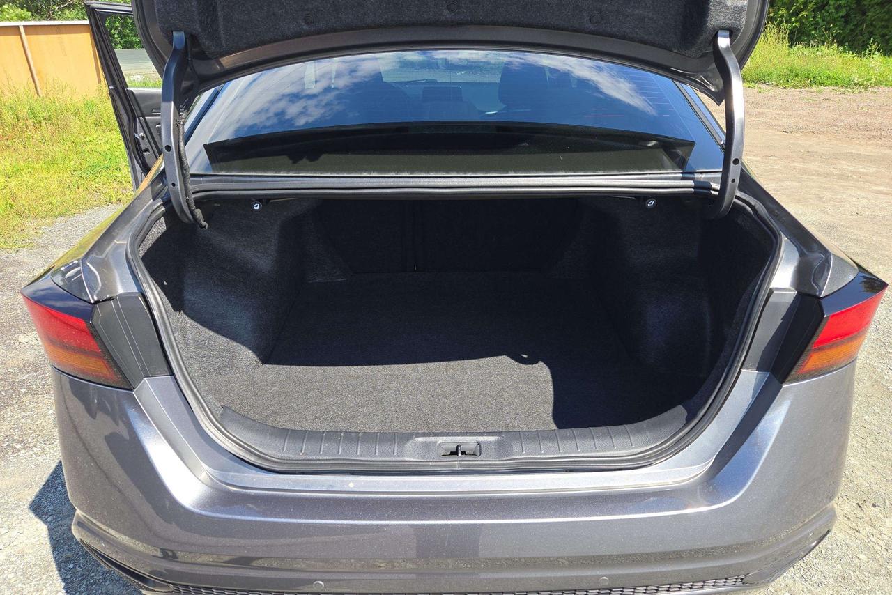 2024 Nissan Altima S Photo