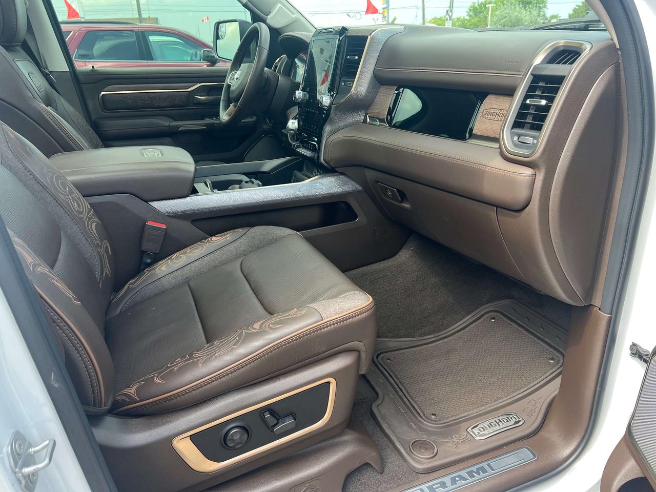 2026 RAM 1500 Longhorn 5.7L HEMI *SUN *NAVI *MAX TOW *PWR STEPS Photo