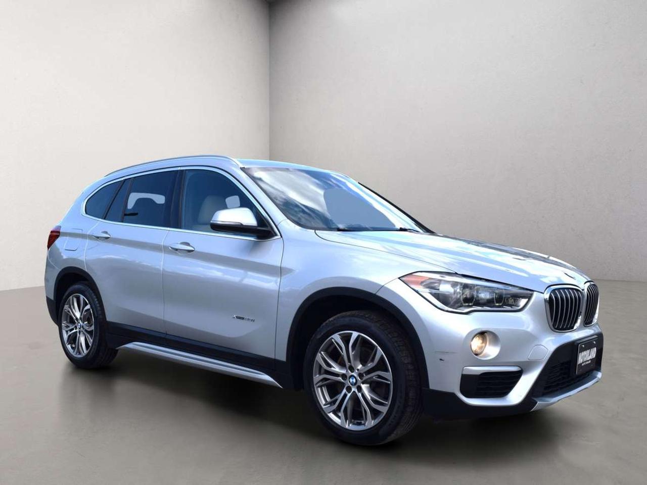 2016 BMW X1 xDrive28i Leather Back Up Camera Photo2