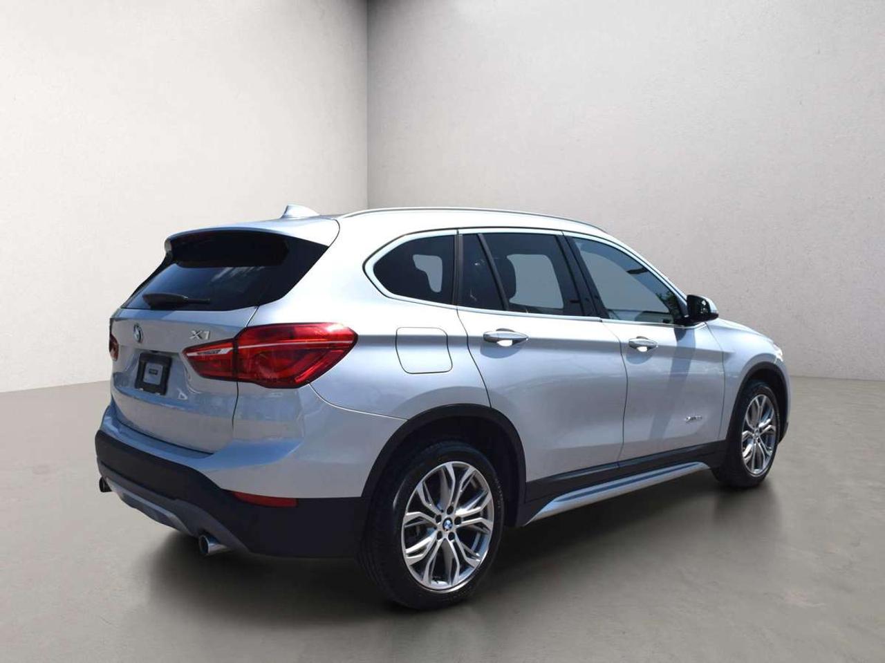 2018 BMW X1 xDrive28i Navi Panoramic Sunroof Photo4