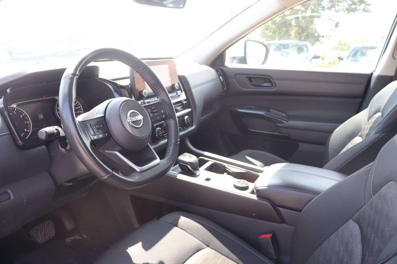 2024 Nissan Pathfinder SV NO ACCIDENTS CARPLAY REMOTE START HEATED SEATS Photo