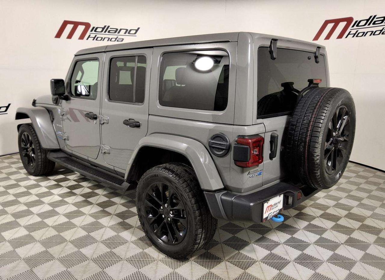 2022 Jeep Wrangler Sahara Photo