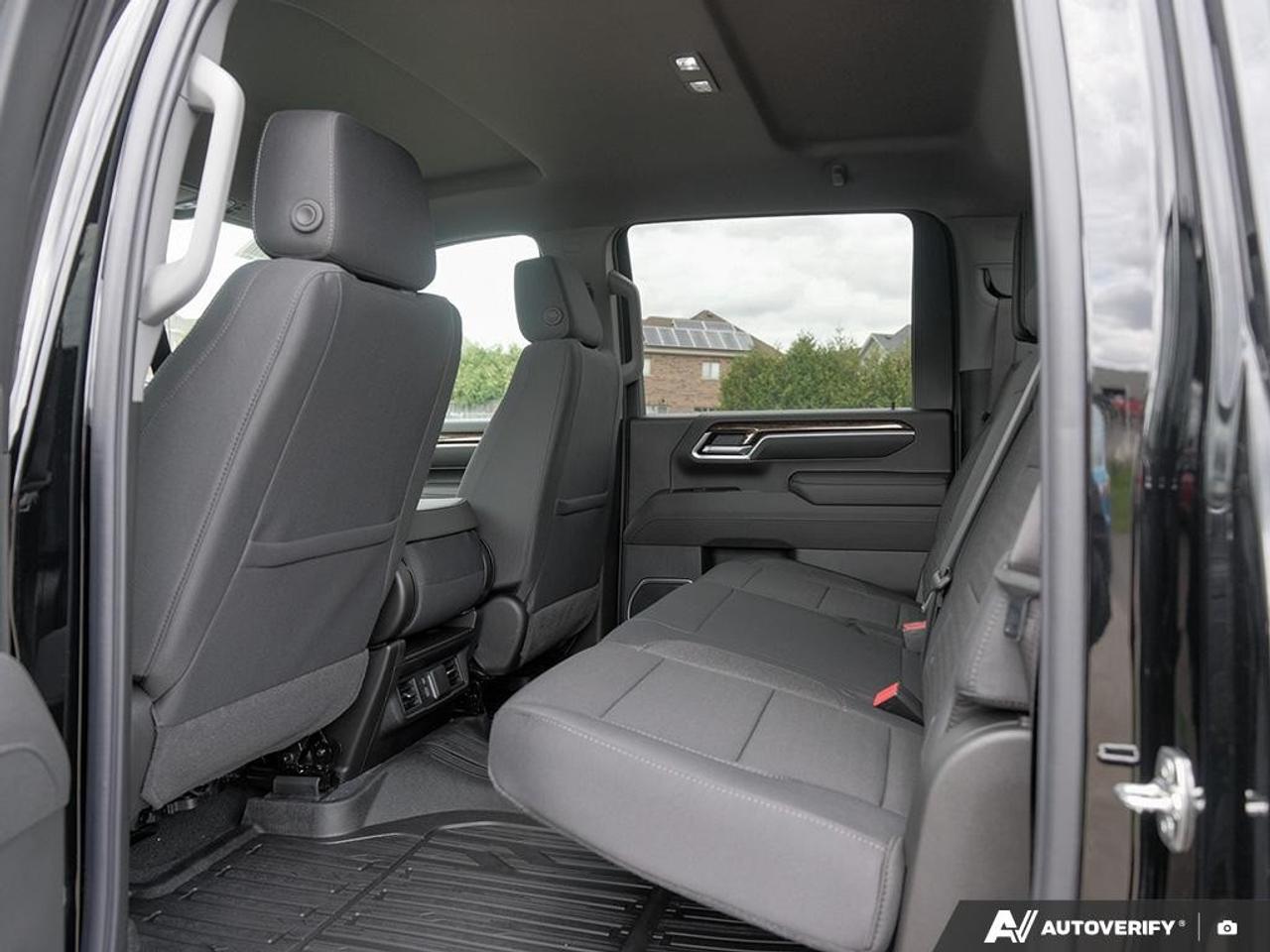 2026 GMC SIERRA 2500HD Crew Cab Standard Box 4-Wheel Drive SLE Photo