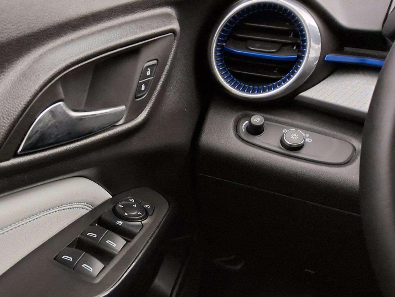 2025 Chevrolet Trax LT Photo