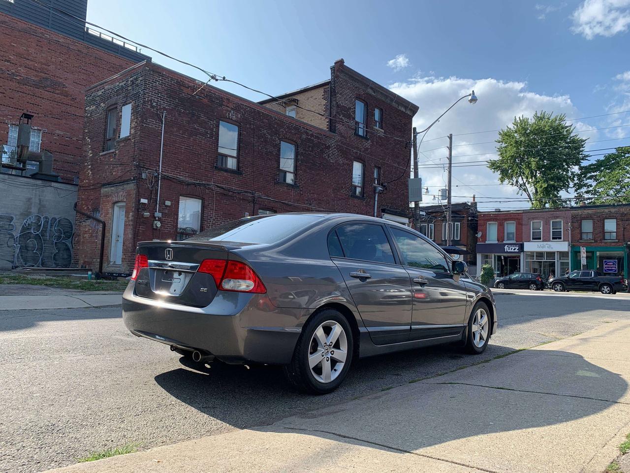 2011 Honda Civic SE Photo