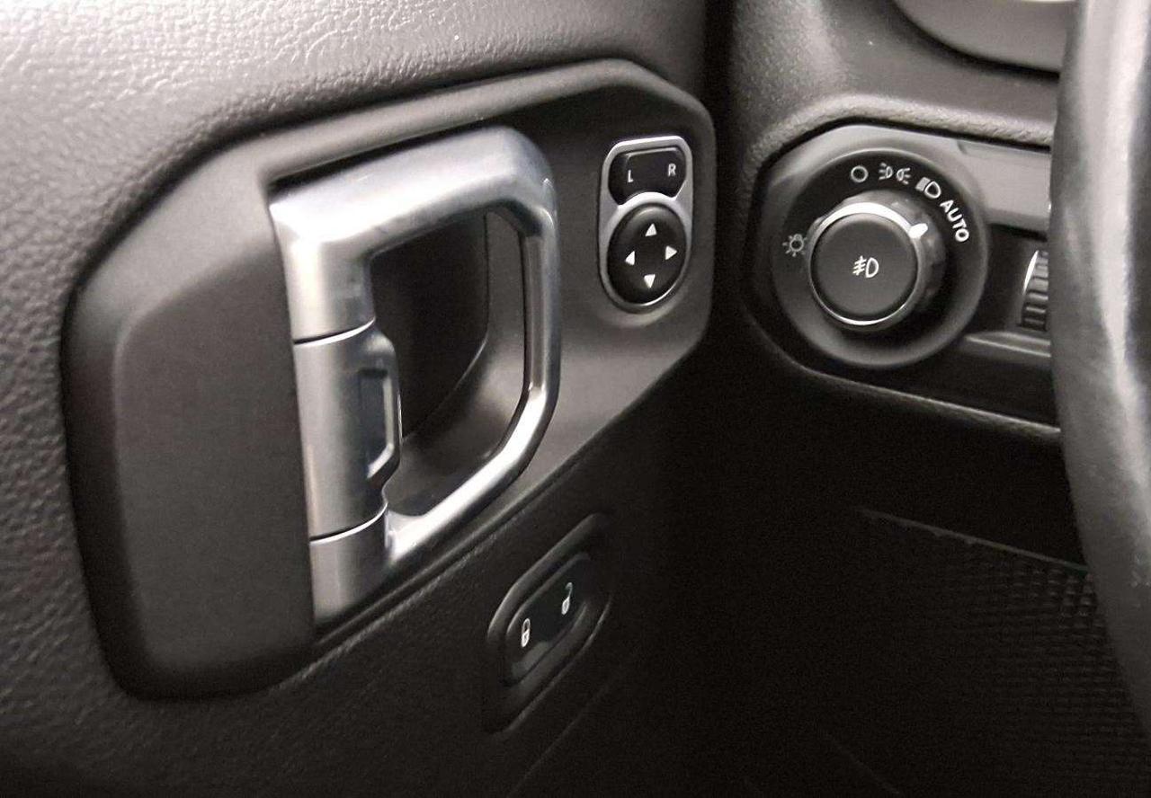 2019 Jeep Wrangler Sahara Photo