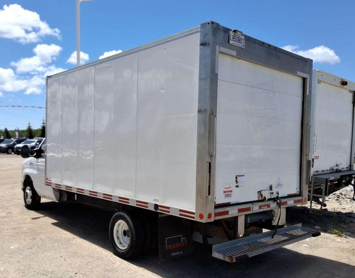 2022 Ford E-Series BASE Photo