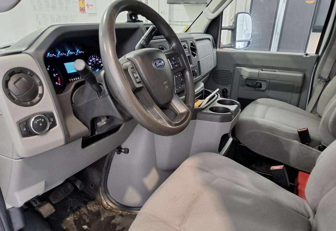 2022 Ford E-Series BASE Photo